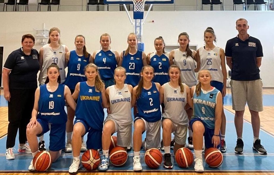 Жіноча збірна U-16 розпочала збір напередодні чемпіонату Європи